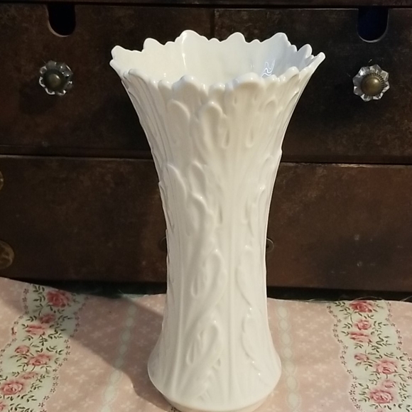 Vtg Lenox Bellina Woodland Flower Vase 8.5"